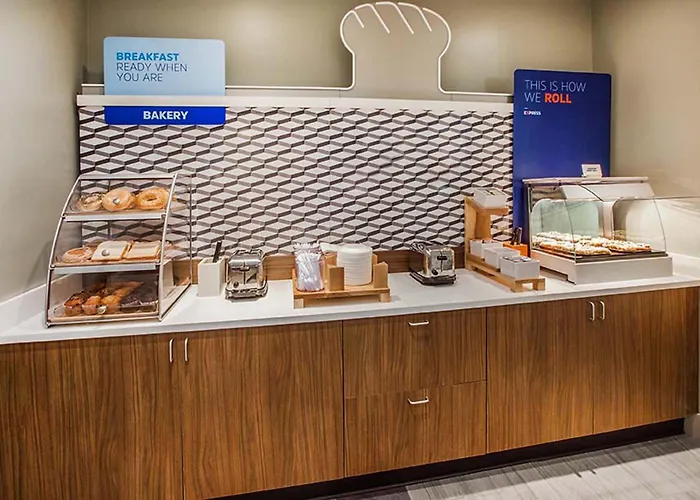 Express Phoenix-airport/university Drive By Ihg Hotel 3*
