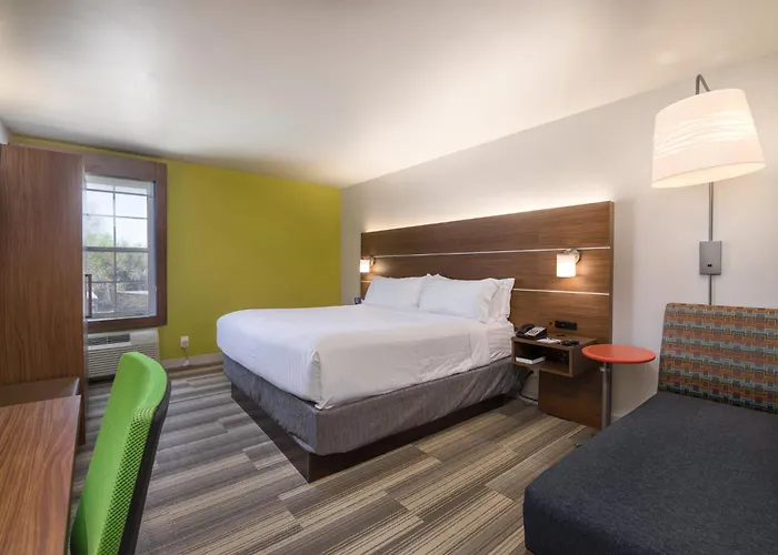 Hotel Express Phoenix-airport/university Drive By Ihg 3*