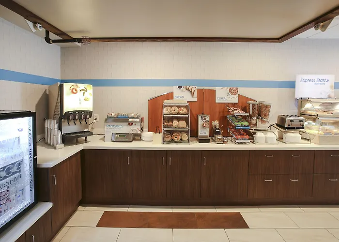 Express Phoenix-airport/university Drive By Ihg Hotel 3*